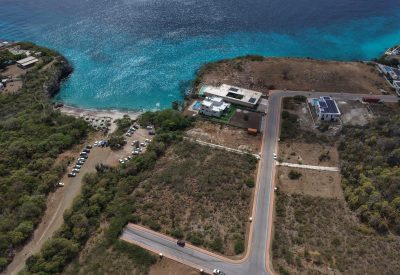Ligging van de kavel in La Peninsula Jeremi op beveiligd resort